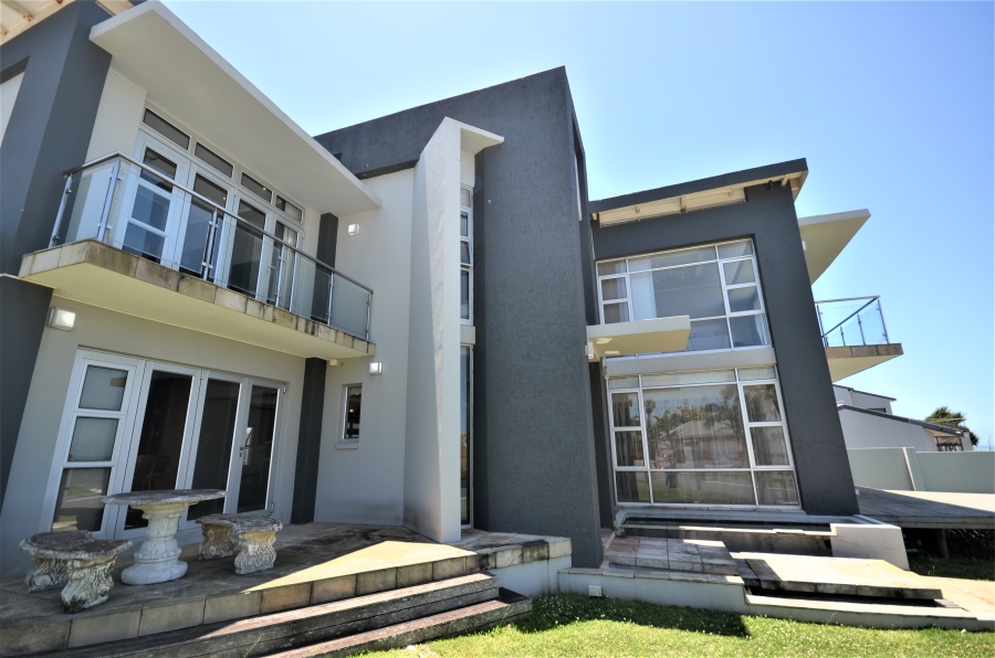 5 Bedroom Property for Sale in Gonubie Eastern Cape